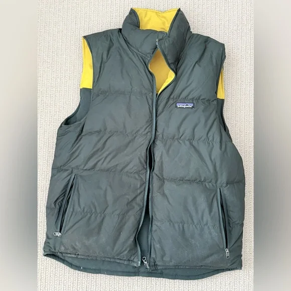 Patagonia Men's Two-Tone Puffer Vest - Picture 8 of 11